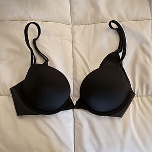 Victoria secret push-up SEND AN OFFER